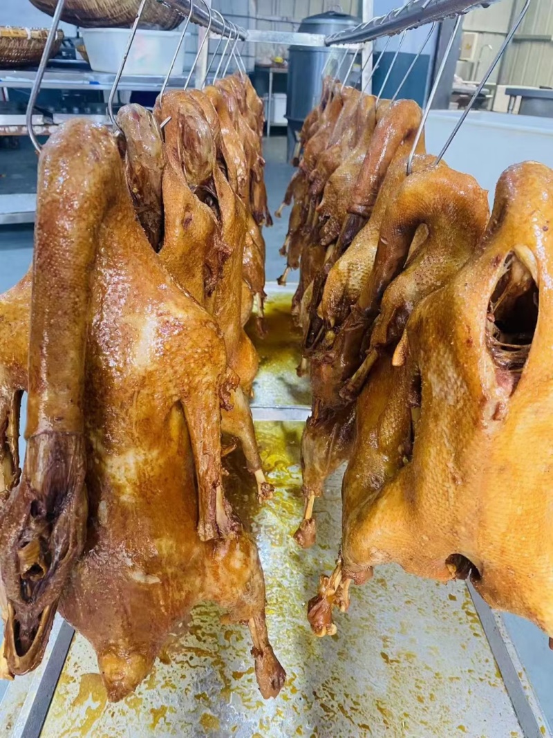 全熟卤鹅，一件40斤，肉质细腻，卤味十足