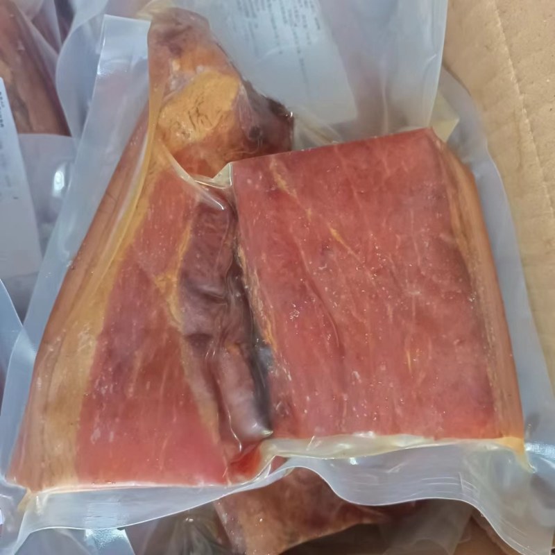 烟熏小块腊肉真空干度偏低价格优惠餐馆适用可贴牌可一件代发