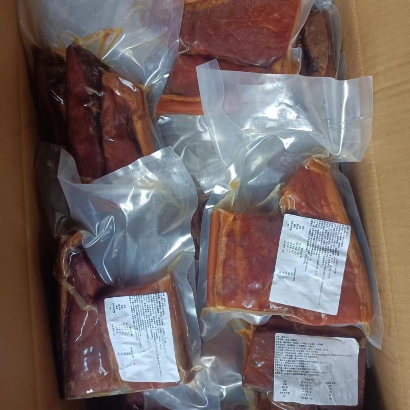 烟熏小块腊肉真空干度偏低价格优惠餐馆适用可贴牌可一件代发