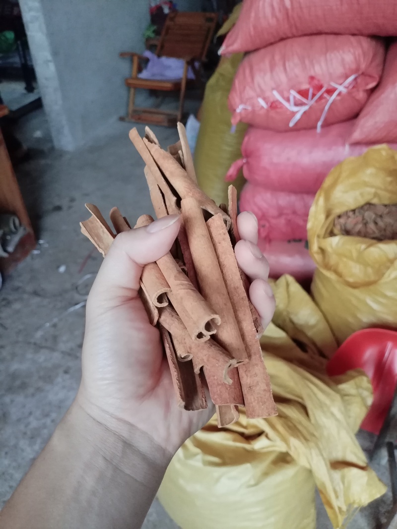 广西无硫桂皮，优质桂皮，烟桂，烟仔桂，产地直供