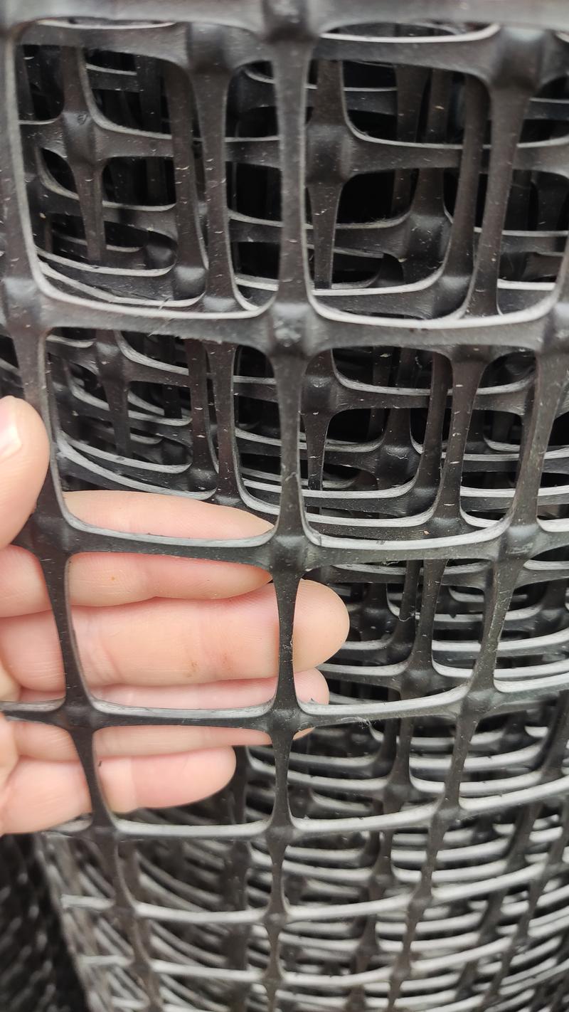 可用8-9年的塑料围栏网鱼塘防护网鸡鸭鹅围栏网圈地围栏网