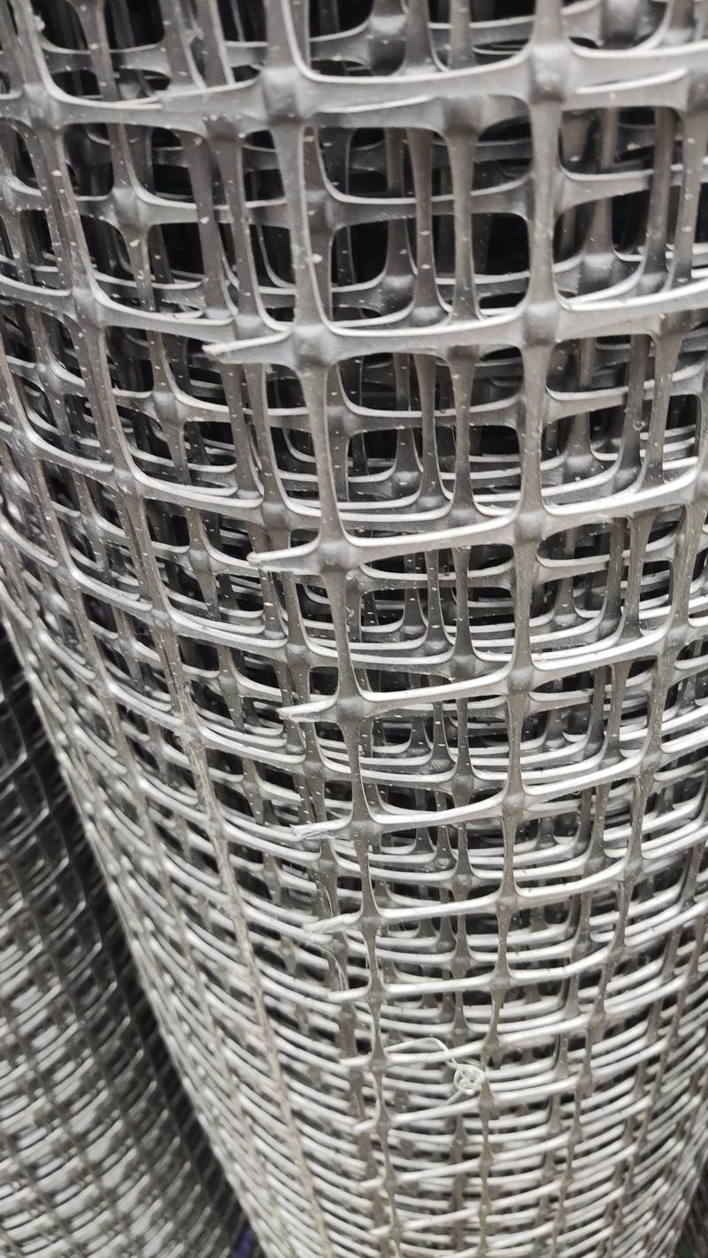 可用8-9年的塑料围栏网鱼塘防护网鸡鸭鹅围栏网圈地围栏网