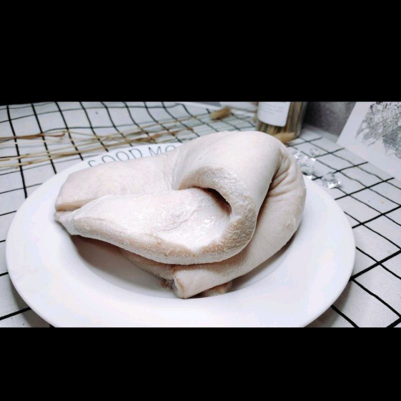 新鲜生牛皮无盐无添加去毛无油做牛杂凉拌麻辣牛皮做牛皮冻泡