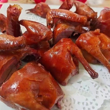 【脆皮流汁乳鸽】脆皮乳鸽