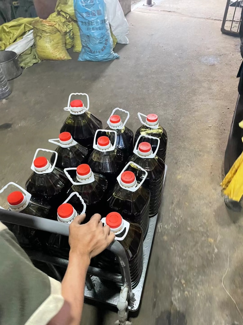 菜籽油农家自榨作坊无任何添加剂百分百保证品质全国发货
