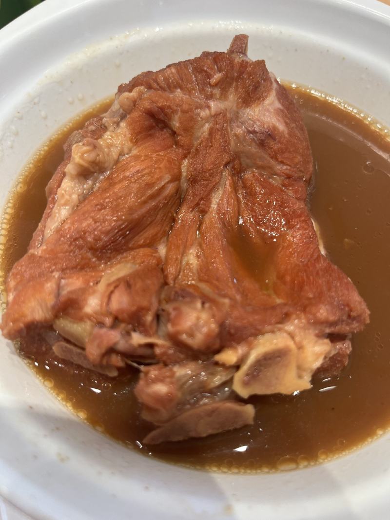 满肉猪胫骨，4.95/斤，带肉多达60%，一件20斤