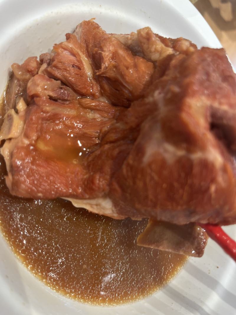 满肉猪胫骨，4.95/斤，带肉多达60%，一件20斤