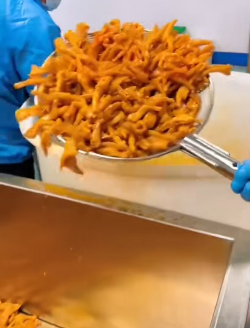 精品熟脱无骨鸡爪适合，熟食店，酒店KTV欢迎采购
