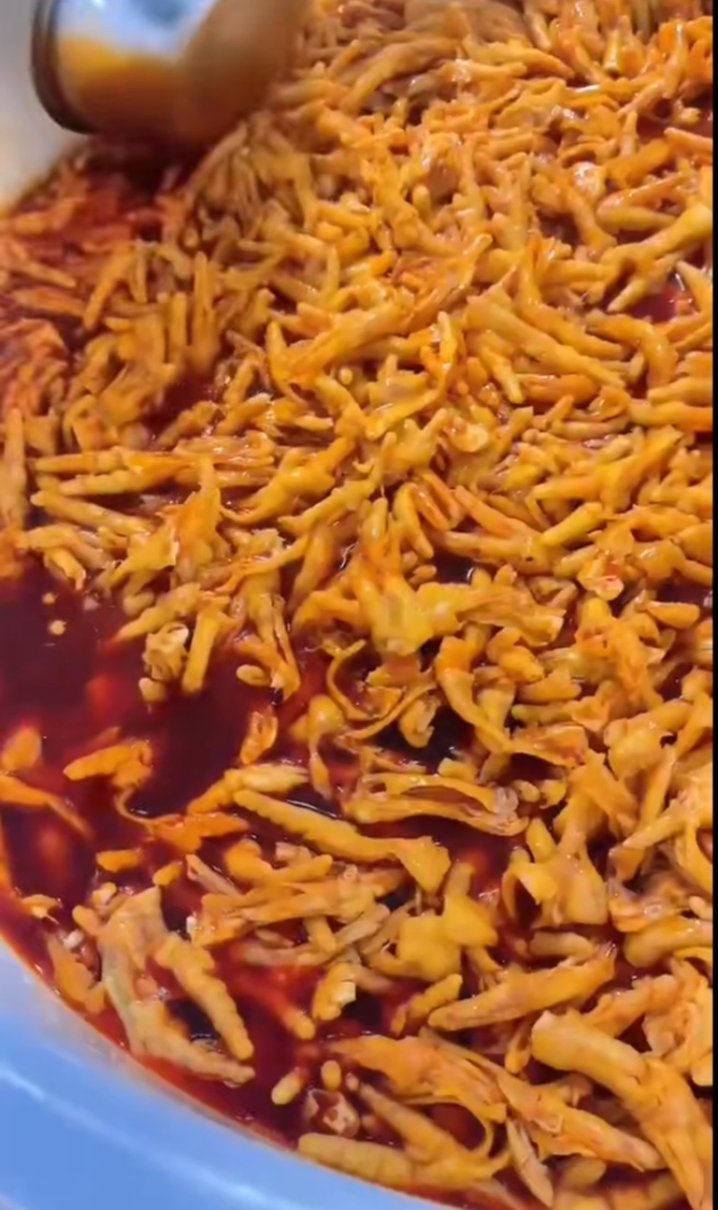 精品熟脱无骨鸡爪适合，熟食店，酒店KTV欢迎采购