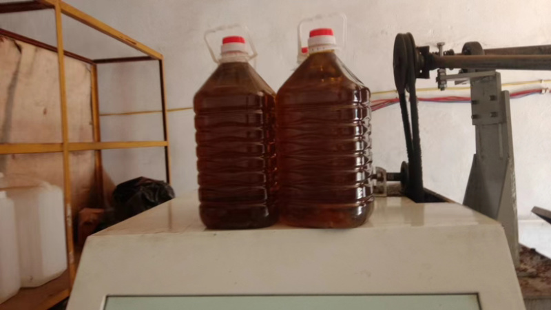 菜籽油，自家作坊加工，品质保证有货，欢迎各位老板咨询采购