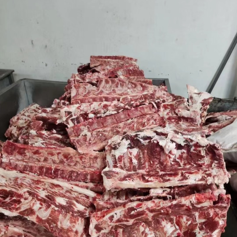 牛脊骨，满肉，国产好货，肉质鲜美，大量批发，价格便宜。