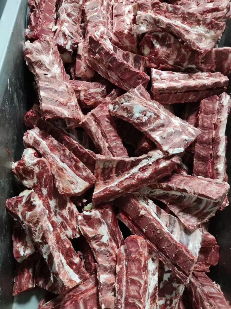 牛脊骨，满肉，国产好货，肉质鲜美，大量批发，价格便宜。
