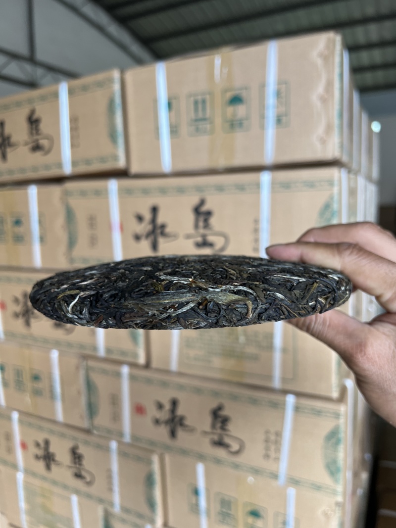 冰岛普洱茶357克饼茶熟茶生茶