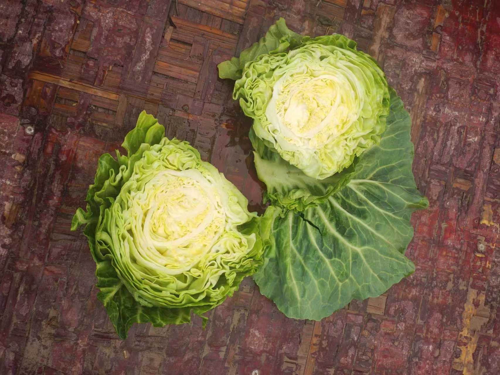 牛心型甘蓝在商超货架上的陈列效果