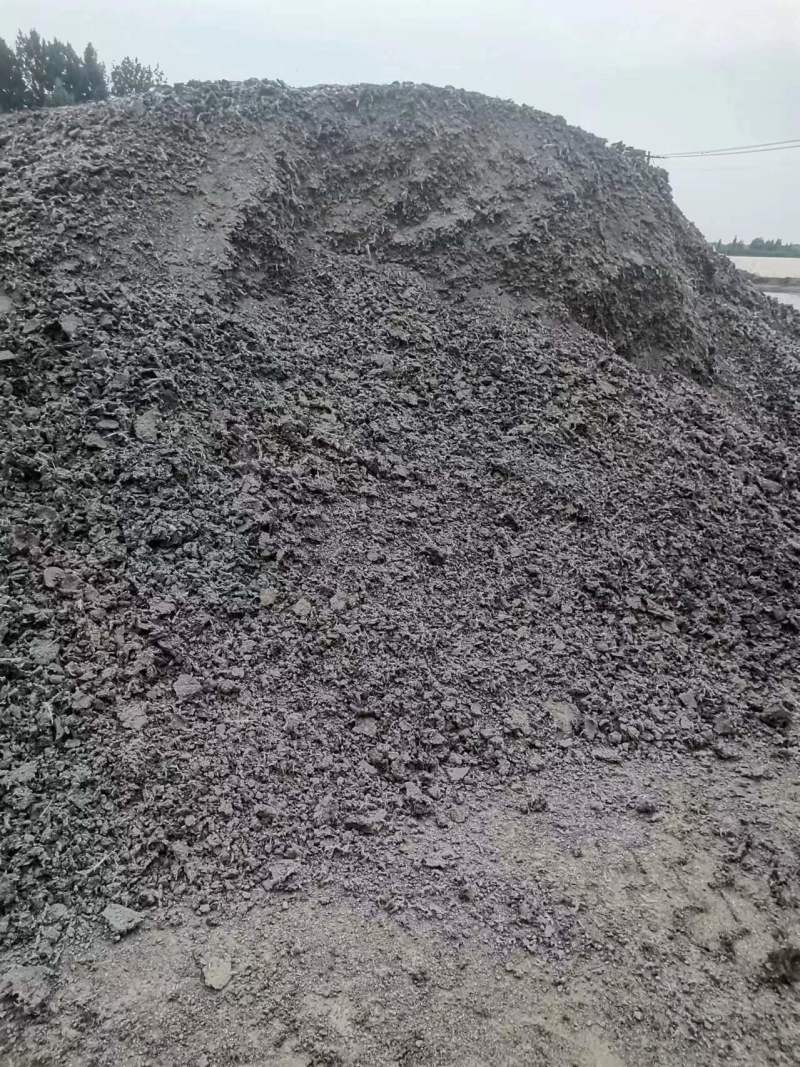 干鸡粪，自家养殖场出的，自己晾晒，没有成本，给钱就卖呗！