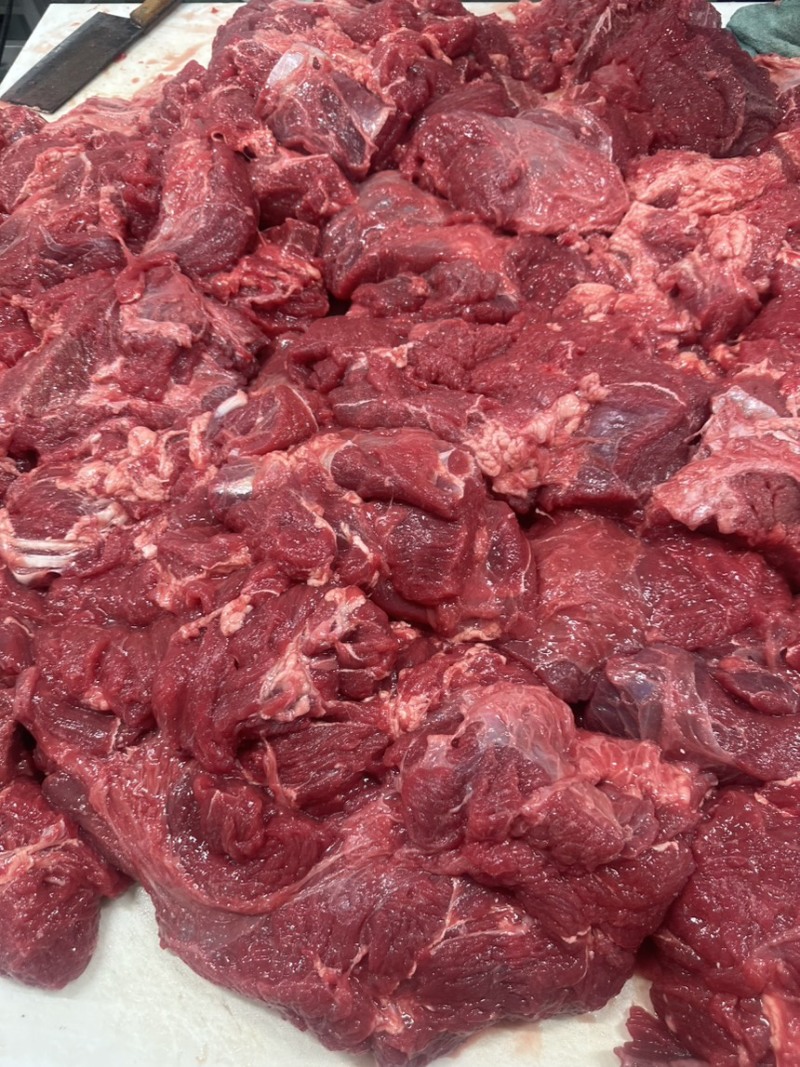 抽真空小包装牛腿肉，本厂按照客户价格规格要求定制货源充足