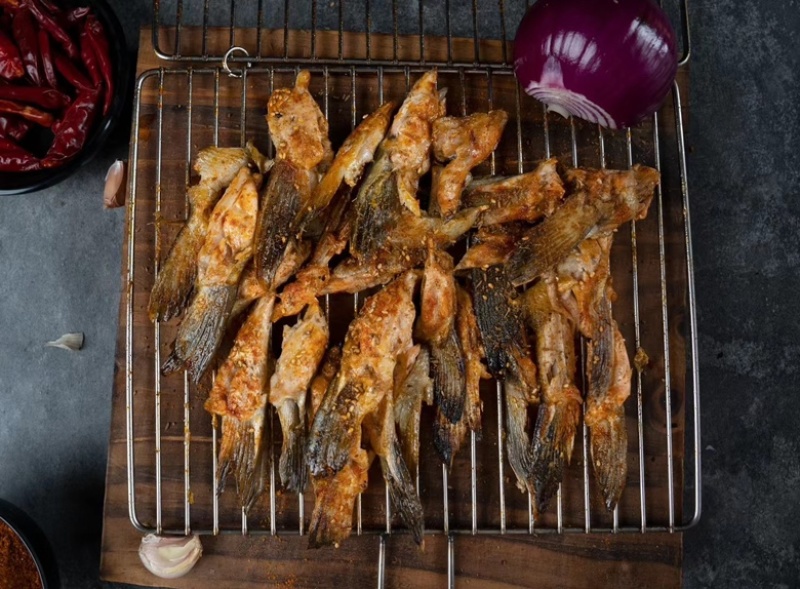 三文鱼鱼翅鱼鳍烧烤鱼翅海鲜食材单冻三文鱼鱼鳍