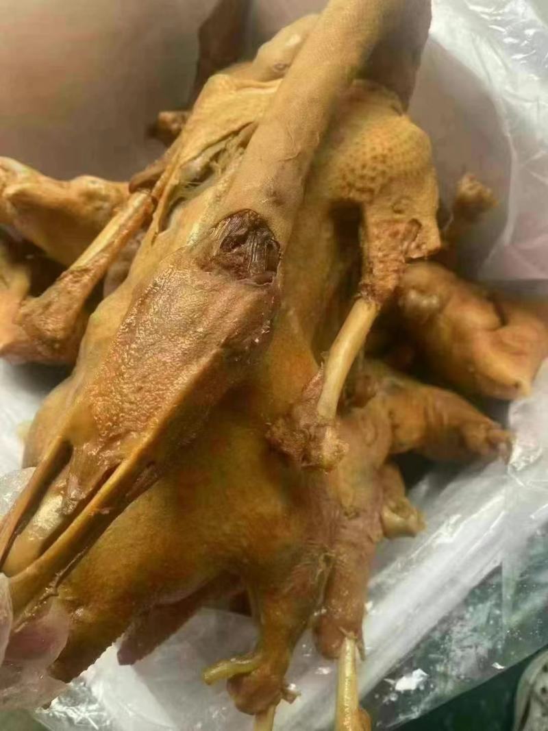 卤鹅荣昌卤鹅熟食卤味一手货源库房现货供应品质保证
