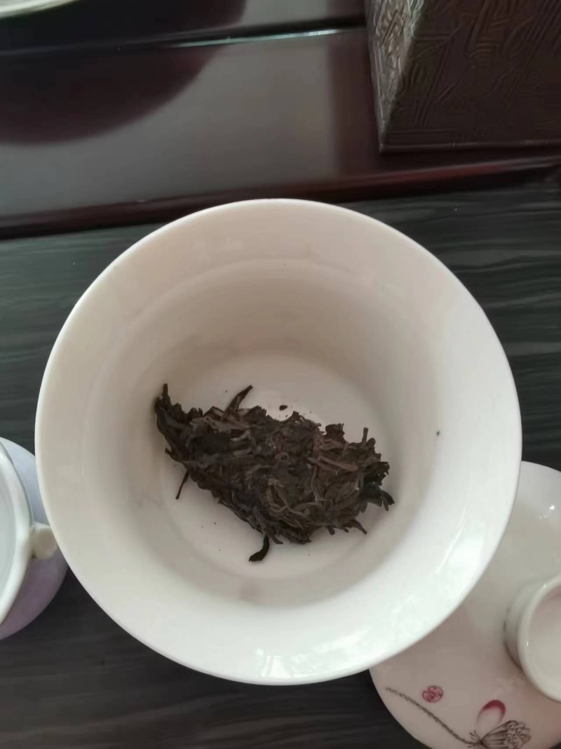 普洱茶饼，20年老茶饼，量大从优，欢迎大家来电咨询