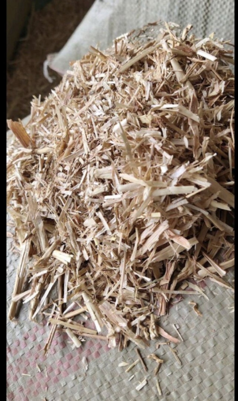 常年出售小麦秸秆，二次加工包块，牛草