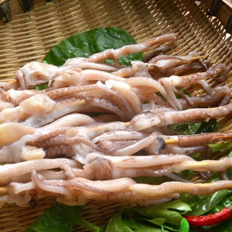 【精选】精品鱿鱼串太烧烤串常年供应脆嫩爽口大量供应