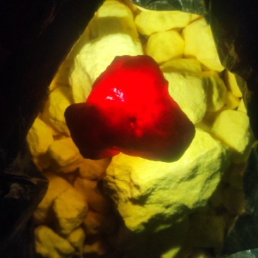 印尼伊真正品天然火山石原矿石硫磺中药材食用可炮制