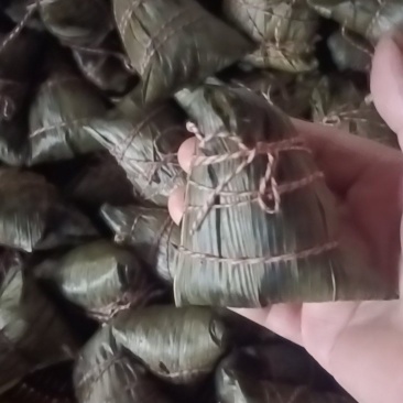 推荐各种口感粽子白米粽蜜枣红豆粽蛋黄肉粽代发，零售十批发