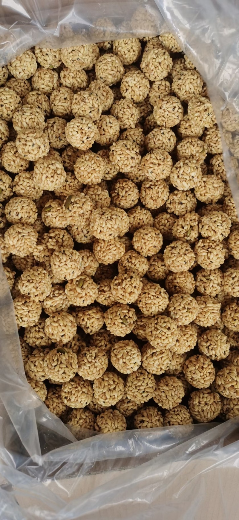 热卖产品，坚果丸子，一件净重十斤，南瓜味