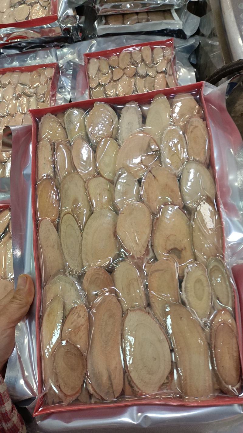车革阿里各种中药材，名贵药材，冷背药材，做中药，我们只做