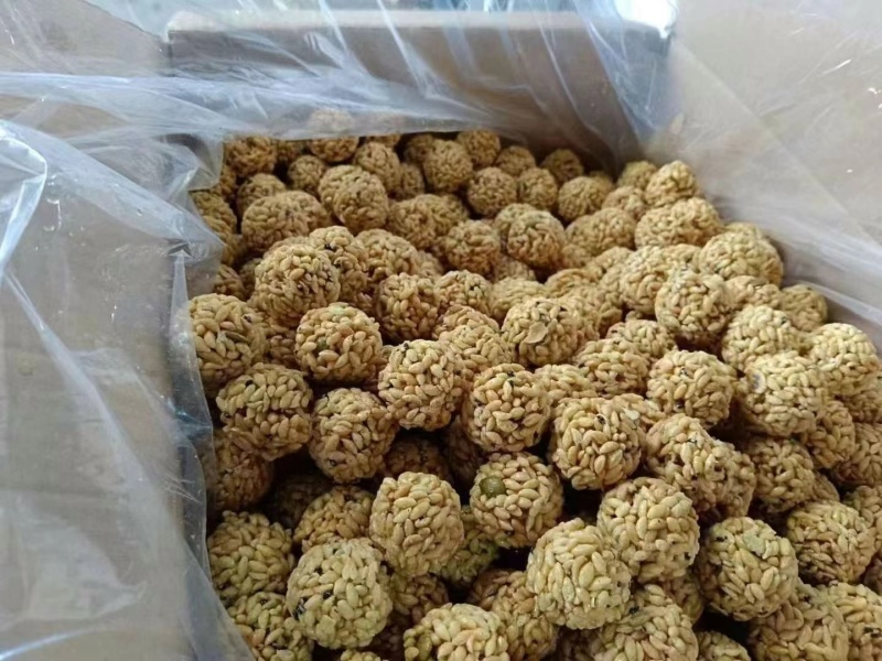 山药荞麦球非常酥脆，口感好一件净重10斤，厂家直发