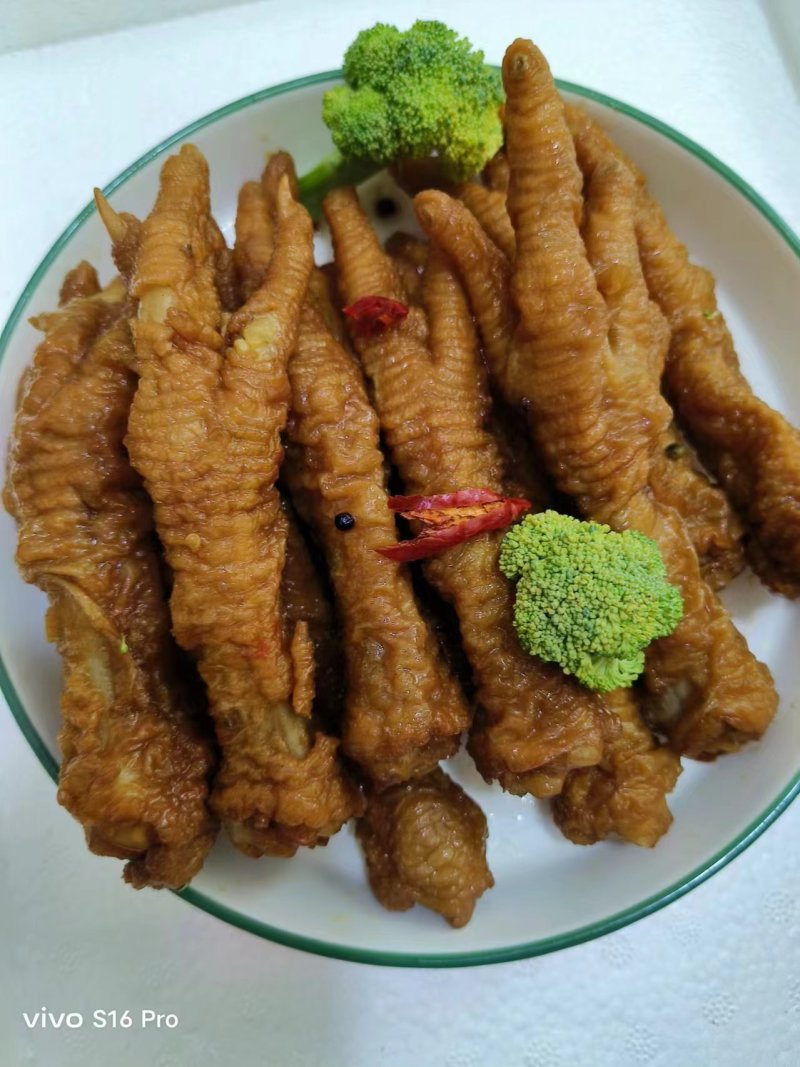 精品虎皮鸡爪，熟食品放心品质，欢迎进店咨询下单