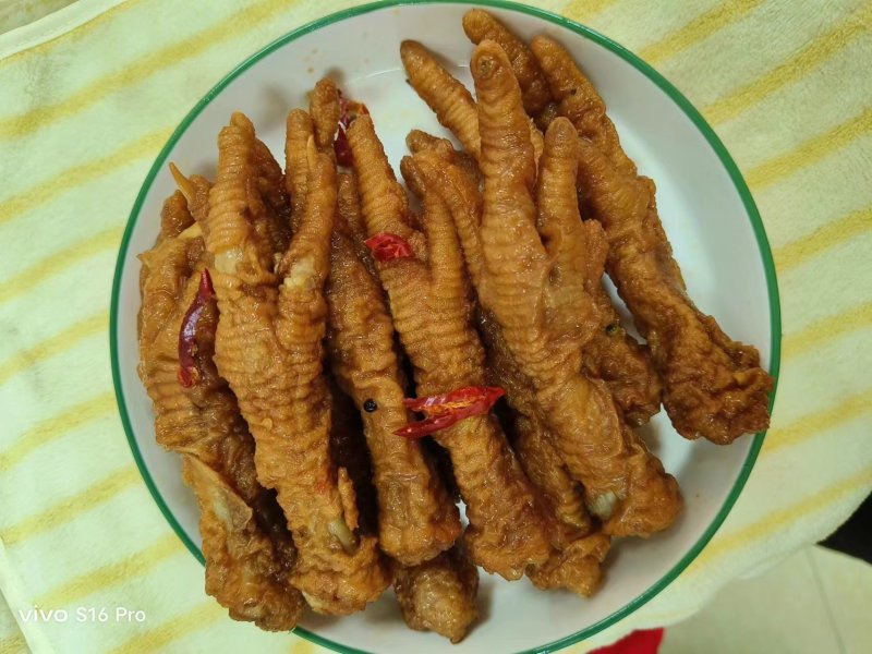 精品虎皮鸡爪，熟食品放心品质，欢迎进店咨询下单