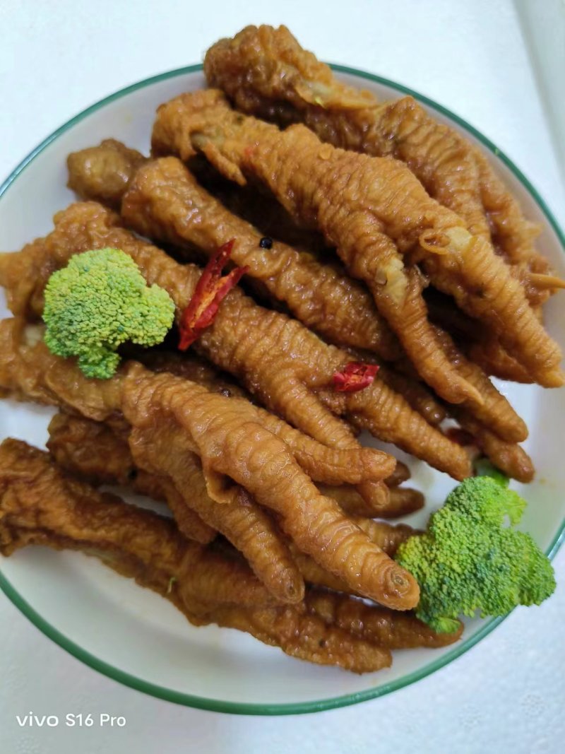 精品虎皮鸡爪，熟食品放心品质，欢迎进店咨询下单