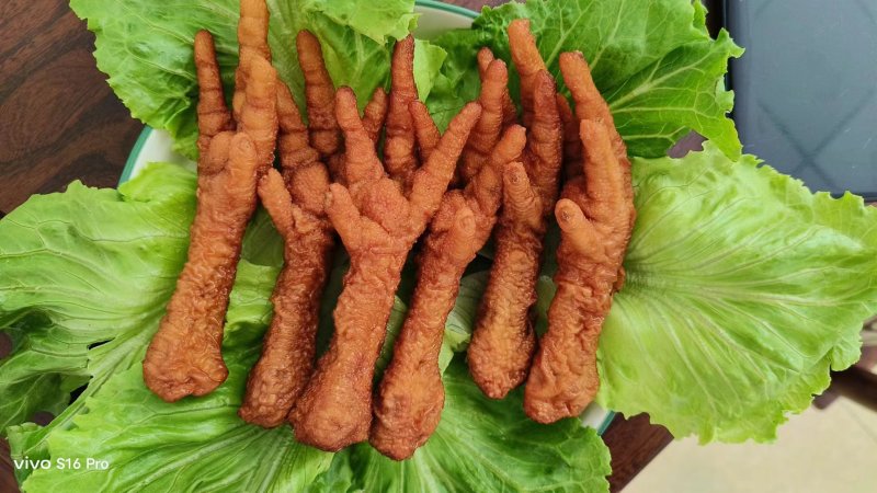 精品虎皮鸡爪，熟食品放心品质，欢迎进店咨询下单