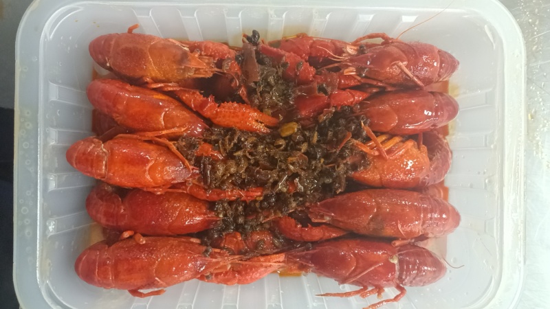 345新宏麻辣龙虾，600克/袋。