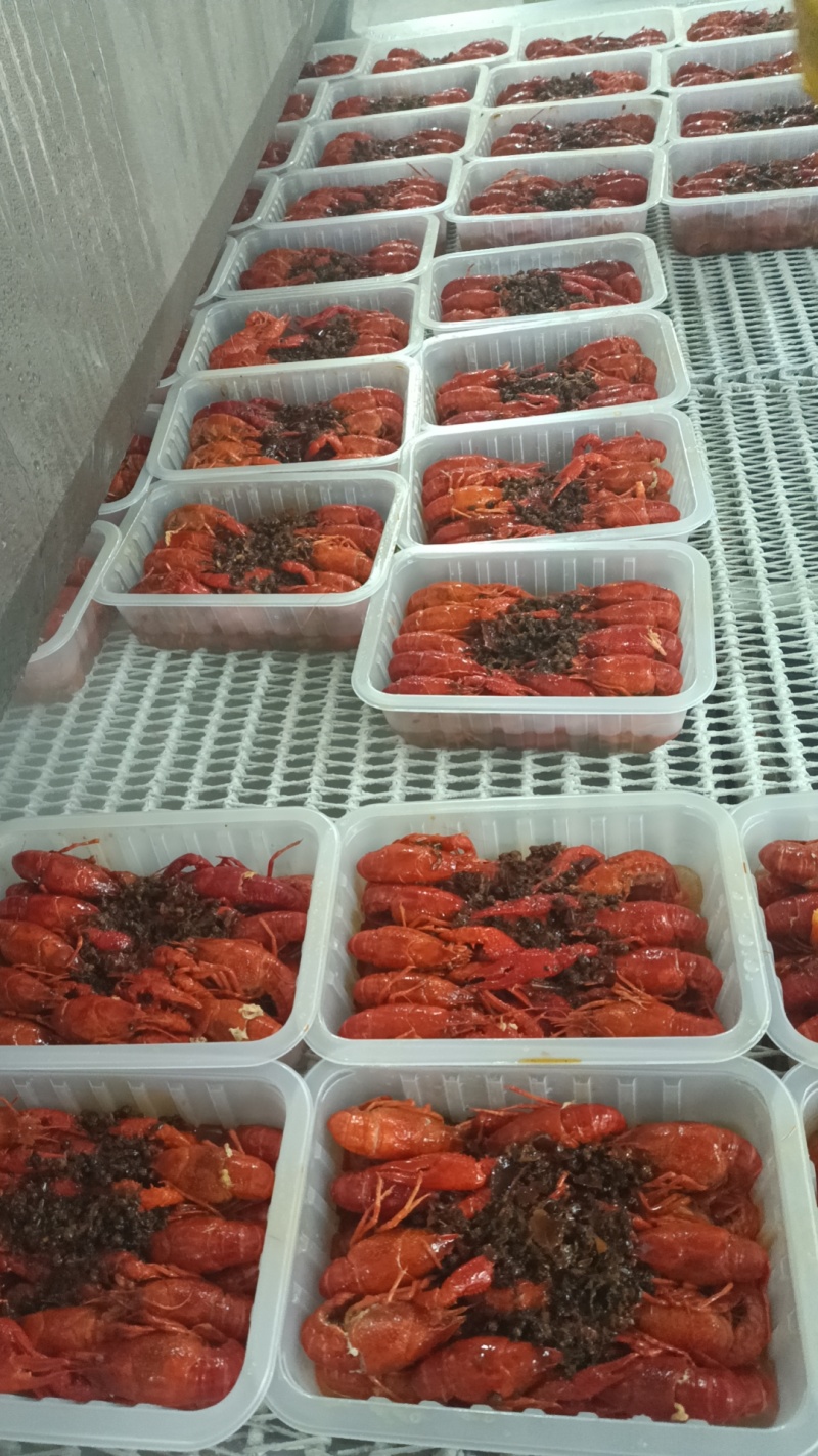 345新宏麻辣龙虾，600克/袋。