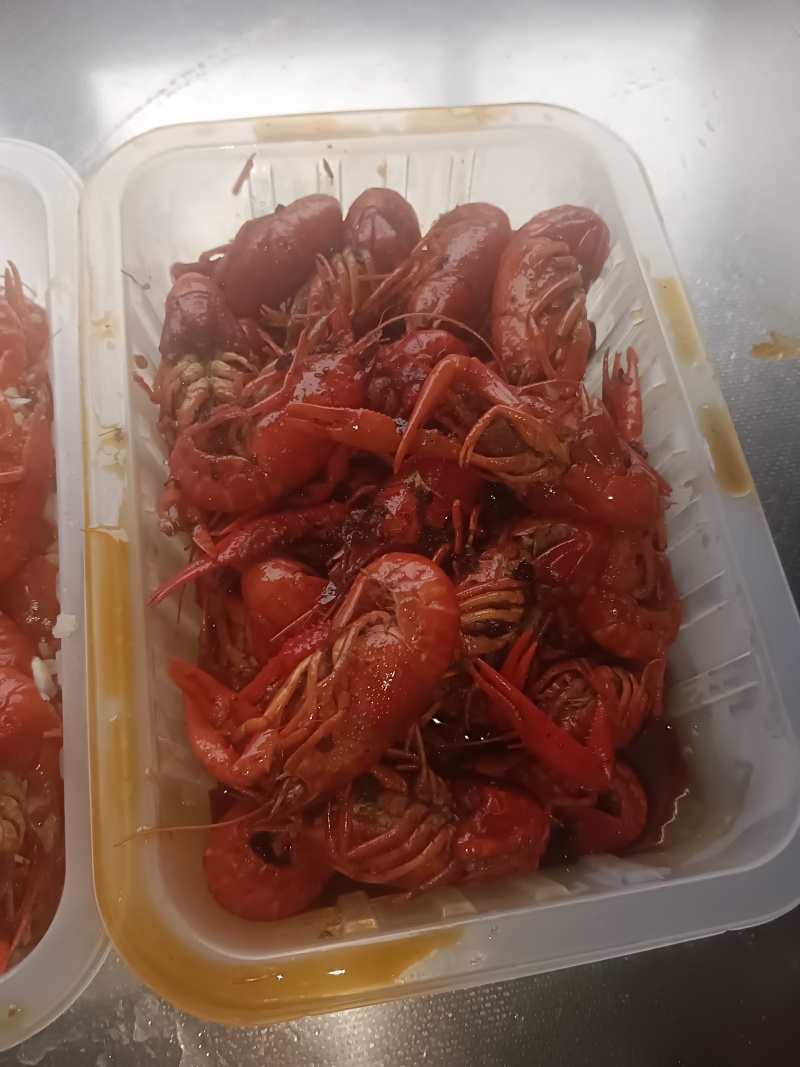 345新宏麻辣龙虾，600克/袋。