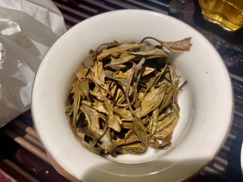 2017年刮风寨茶王树古树纯料200克饼