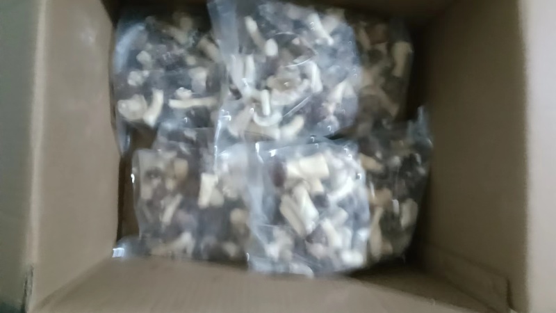 大球盖菇冻品，自家种植，味道鲜美，量大从优，欢迎大家来电