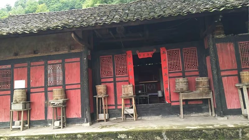 正宗土蜂蜜一年一次采取