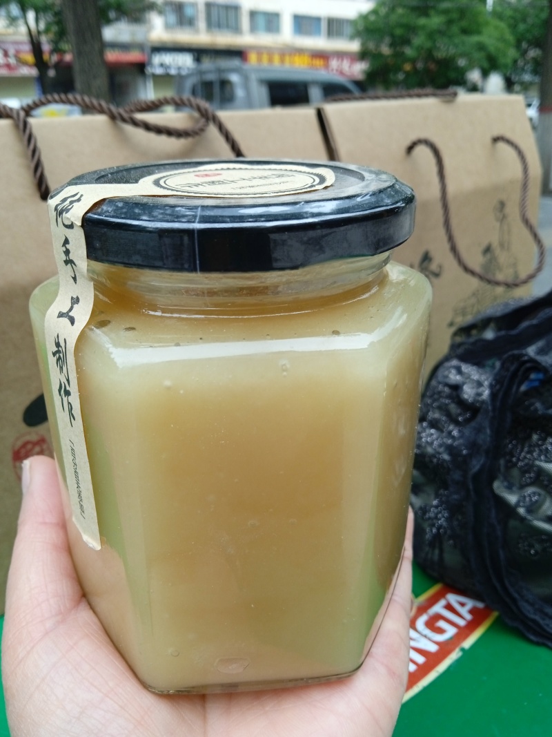 甘肃武山土蜂蜜自己基地蜂蜜可视频看货假一赔十