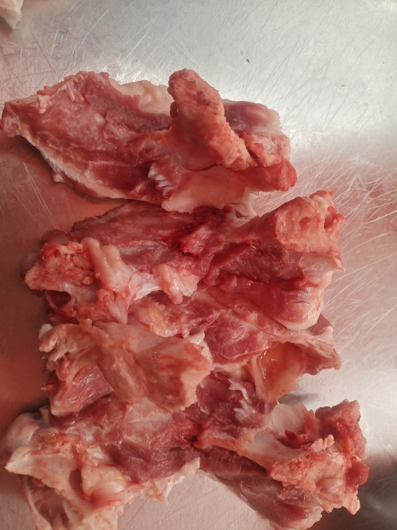 大量供应猪巴骨肉，量大从优，新鲜发货
