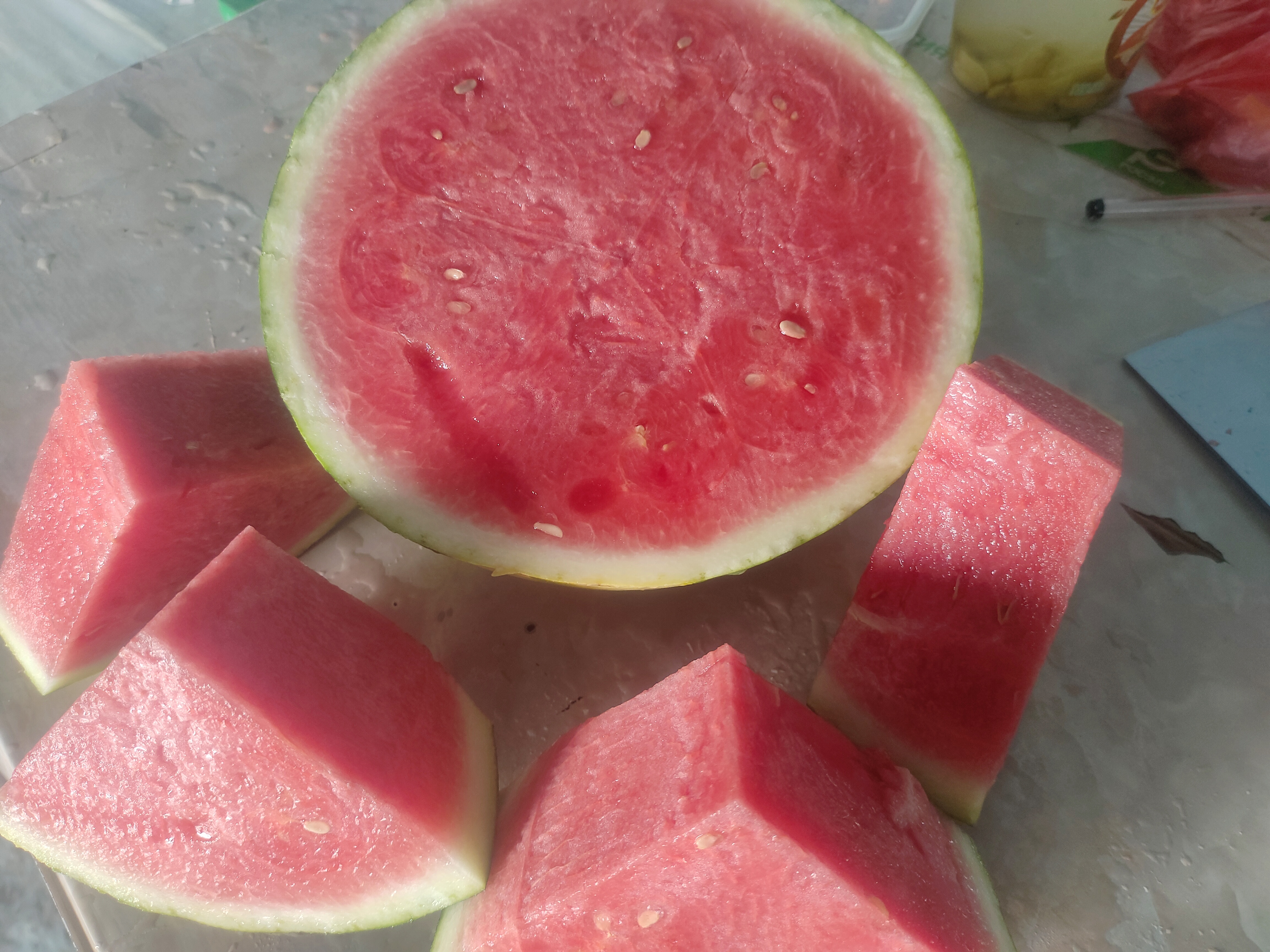 美都西瓜切开图