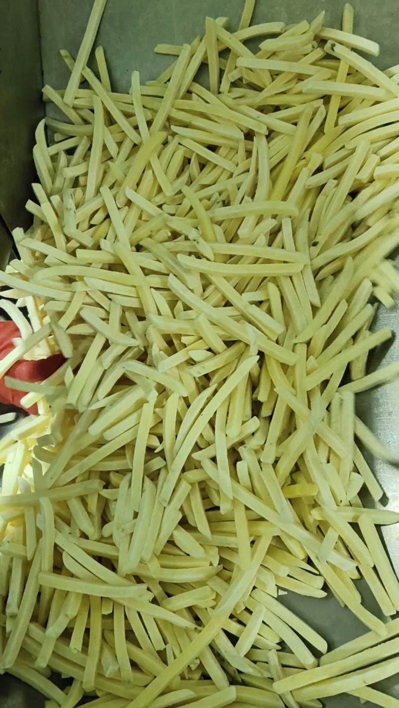 薯条土豆条精品土豆条速冻薯条源头厂家