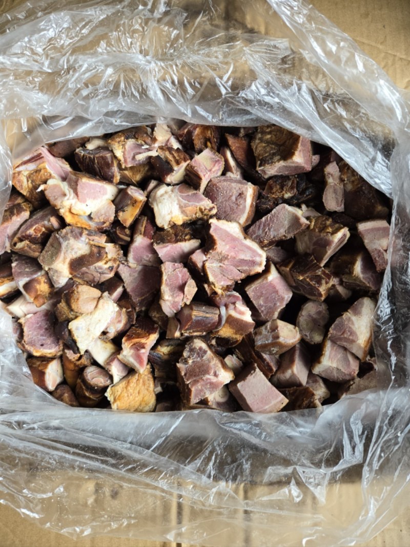 【腊肉】烟熏腊猪蹄已切块30斤整件腌腊制品系列批发