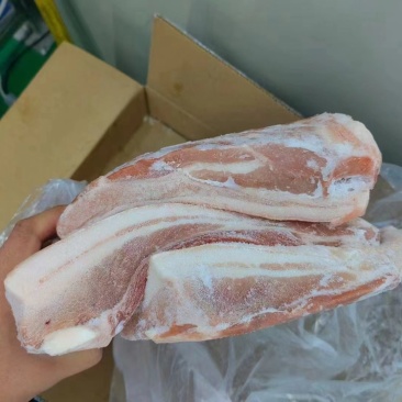 双汇带皮五花一级的60吨23/4月