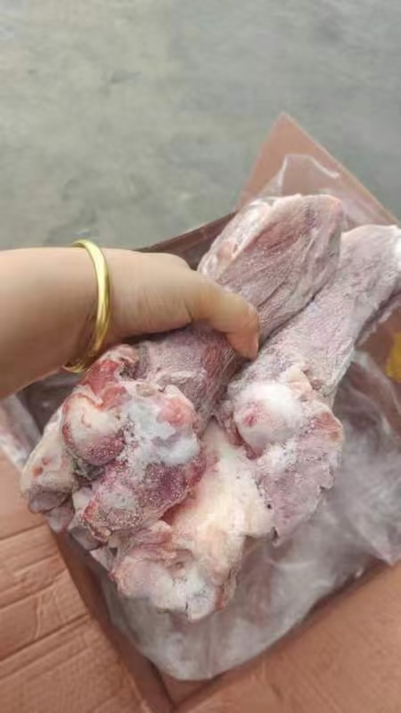 满肉整根腿骨