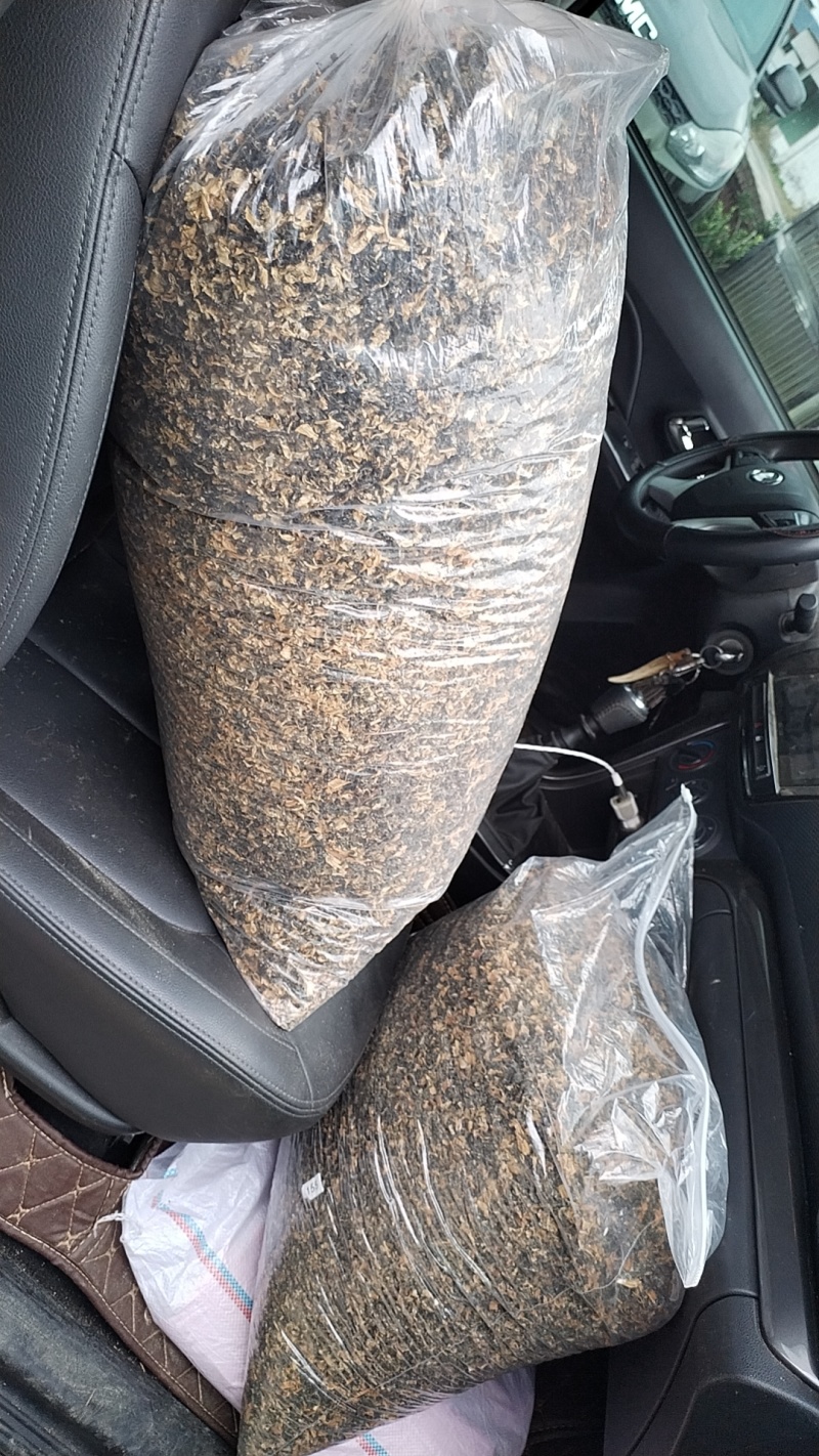 A正宗江西客家梅干菜，干净无沙，需要的老板可以联系我。