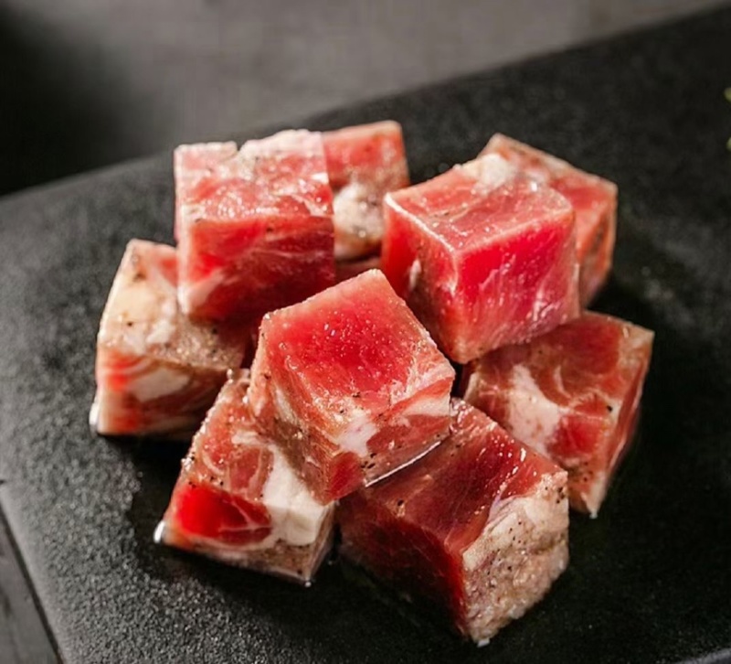 调理牛肉粒颗粒均匀规格齐全可供商超市场批发