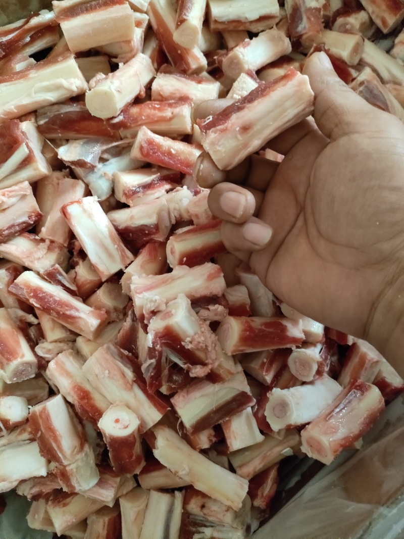 羊棒骨中段，羊棒骨，吃肉吸骨髓。。。。。
